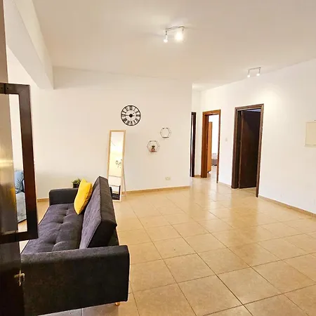Sky Line Rooms, 150m From Chabad Lubavitch Larnaka
