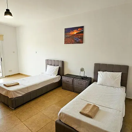 Sky Line Rooms, 150m From Chabad Lubavitch Privatunterkunft Larnaka