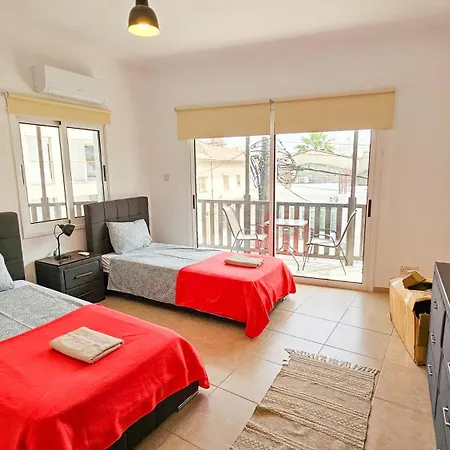 Sky Line Rooms, 150m From Chabad Lubavitch Larnaka